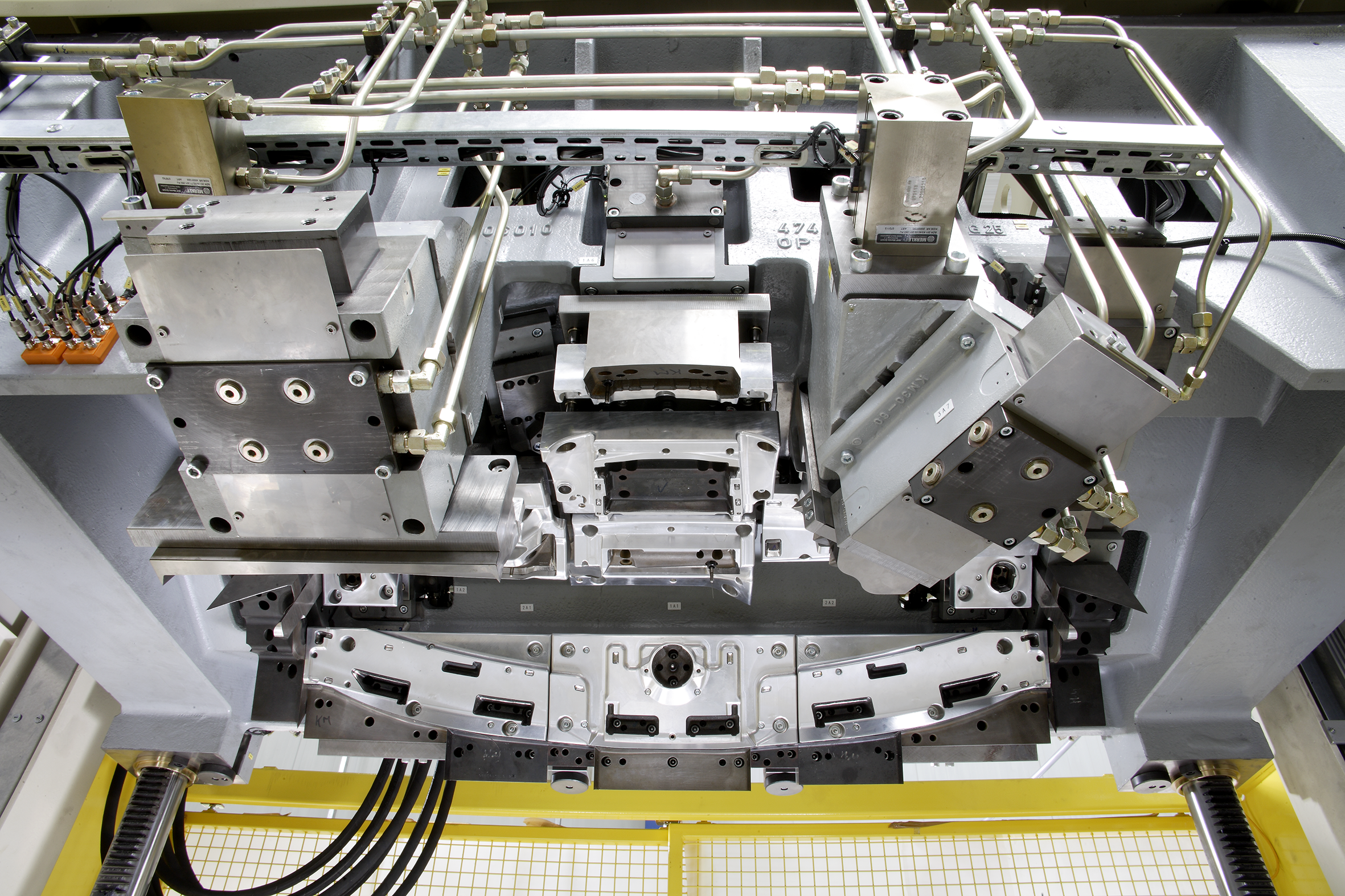 Punching tool for precision trimming | KraussMaffei | KraussMaffei Group
