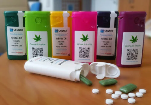 Medizinisches Cannabis kindersicher verpackt